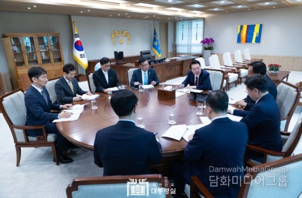 5월 9일 윤석열 대통령은 용산 대통령실에서 「제1차 경제이슈점검회의」를 개최하여 부동산 PF, 기업 밸류업, 공매도 등 경제·금융 현안을 점검하고 대응 방향을 논의했다.