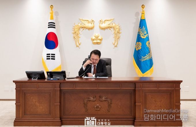 5월 20일 윤석열 대통령은 로렌스 웡(Lawrence Wong) 싱가포르 신임 총리(5. 15. 취임)와 전화 통화를 갖고, 양국 관계 발전에 대해 의견을 교환했다.