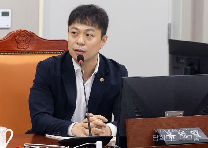 경기도의회 도시환경위원회 유영일(국민의힘, 안양5) 부위원장