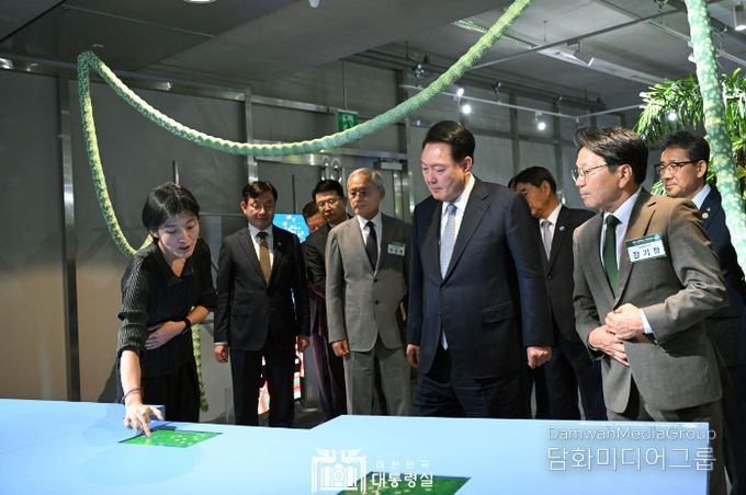 9월 5일 윤석열 대통령은 국립아시아문화전당에서 개최된 제15회 광주비엔날레 아시아 파빌리온을 방문해 관계자를 격려하고, 광주의 국제적 문화예술 위상 강화 및 글로벌 문화 중추국가로서의 지속 성장에 관심을 표명했다.