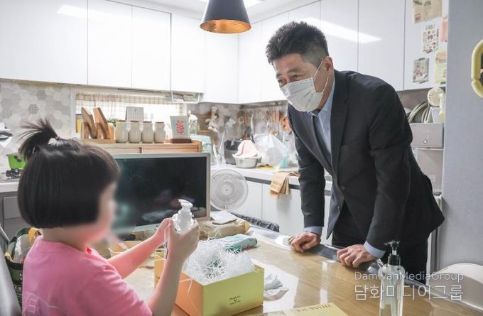 김정헌 인천 중구청장, 추석 맞이 민생 소통 행보·장애인 가정 위문