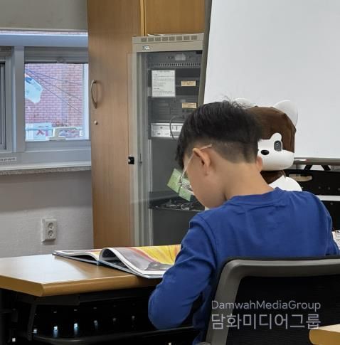 “인공지능 독서 로봇과 함께 책 읽어요”