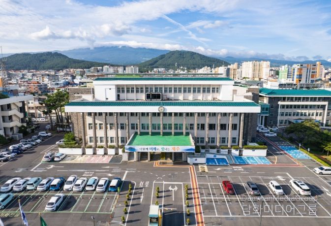 조업 멈추고 인명구조 먼저…제주 어선들의 공조 빛나