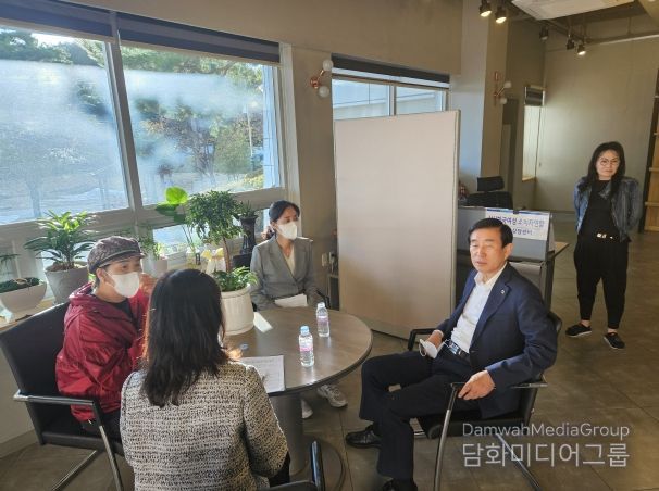 조길형 시장, 현안사업 현장 점검(여성회관 리모델링)