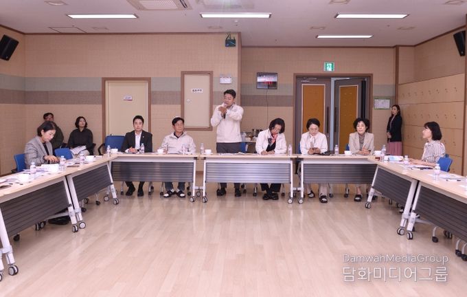 여수시의회 환경복지위원회, 여수시 육아종합지원센터에서 현장활동 펼쳐