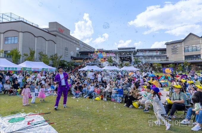 2025 광양야외도서관 「공원애愛서書」 성료 - 도서관과(야외도서관 현장)
