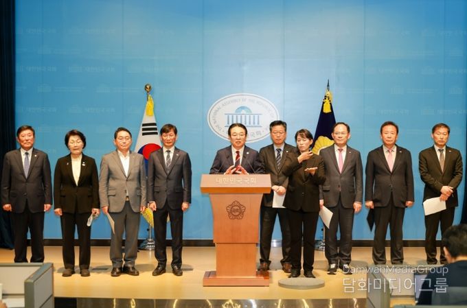 옥천군, ‘농어촌 기본소득 추가지정 촉구’ 공동성명문 발표 위해 국회 방문