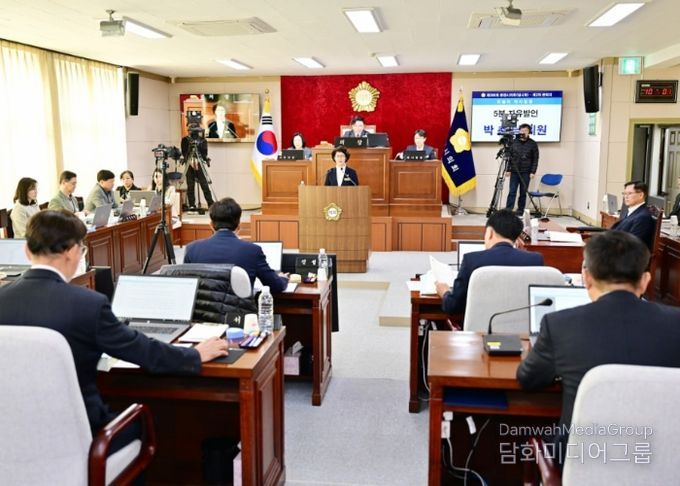 문경시의회 시정에 관한 보고 시작