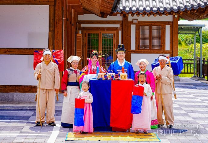 홍천군 화촌면 ‘청사초롱 마을, ‘제2회 전통혼례 축제’ 11월 1일 개최’