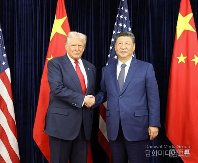 30일 시진핑(習近平) 중국 국가주석과 도널트 트럼프 미국 대통령이 한국 부산에서 회담했다. (사진/신화통신)