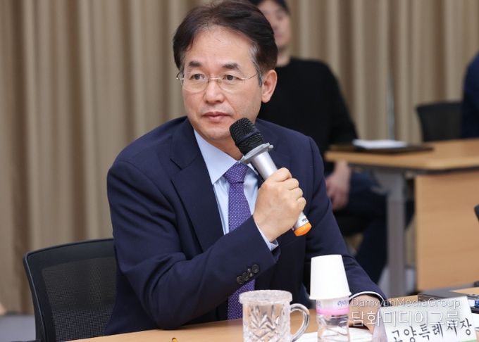 여성 생활체육 활성화를 위한 간담회에서 인사말 중인 이동환 고양특례시장