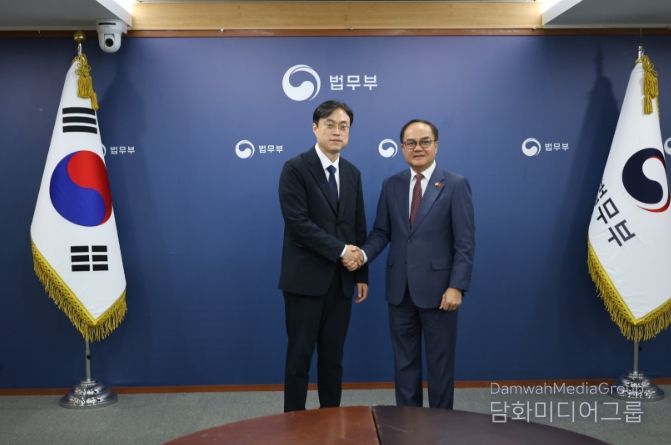 베트남 내무부 차관 면담(법무부 차용호 국적통합정책단장과 부 찐 탕(VU CHEIN THANG) 베트남 내무부 차관)