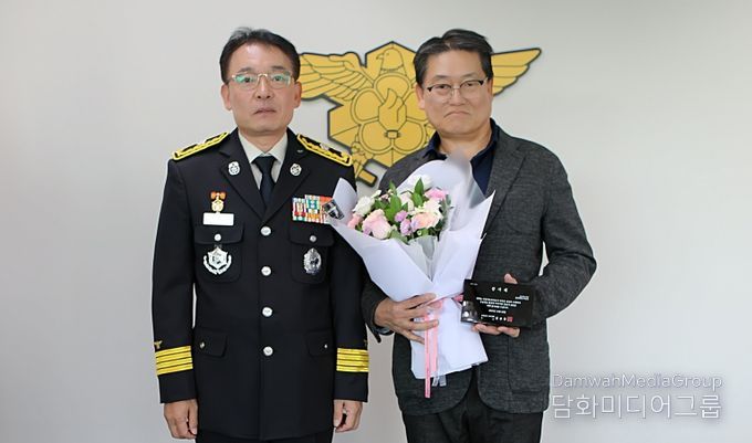 대전소방본부 우수 구급지도의사에 감사패 수여-김문용 소방본부장과 박성수 교수