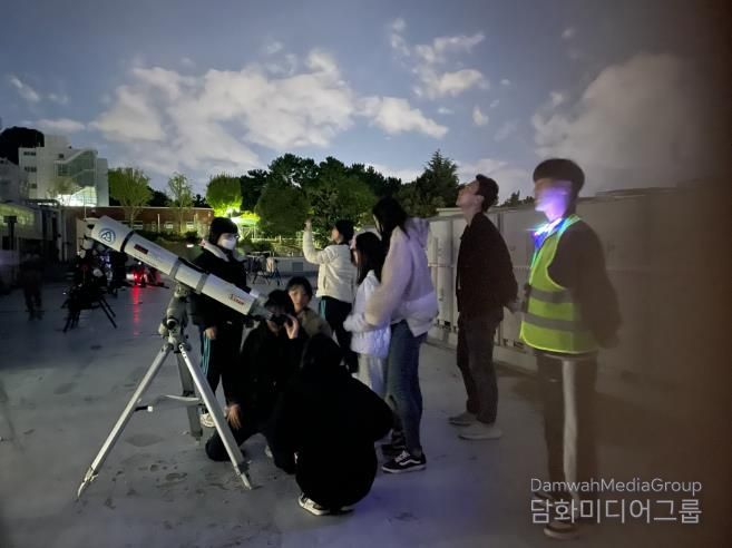 부산창의융합교육원, 2025 별 축제 ‘밤하늘, 빛을 따라’ 개최-작년 행사 모습.