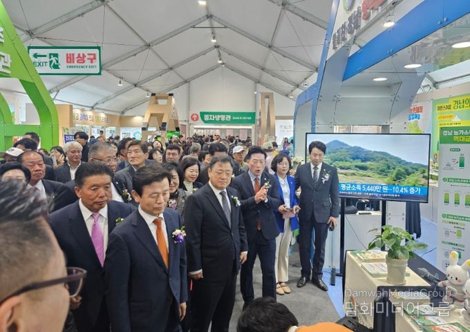 '2025 진주국제농식품박람회'에 참석한 박명균 행정부지사