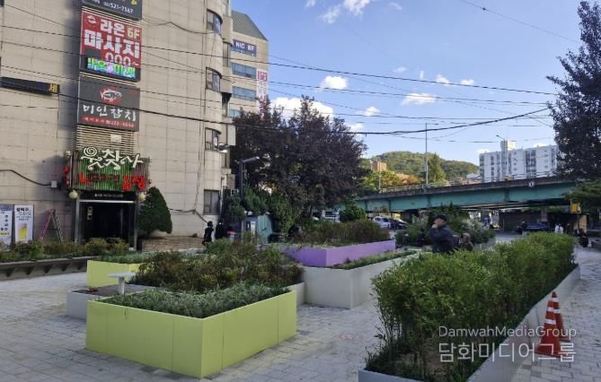 도심 속 휴게공간으로 변신한 방배쉼터 (사당역 14번 출구 앞)