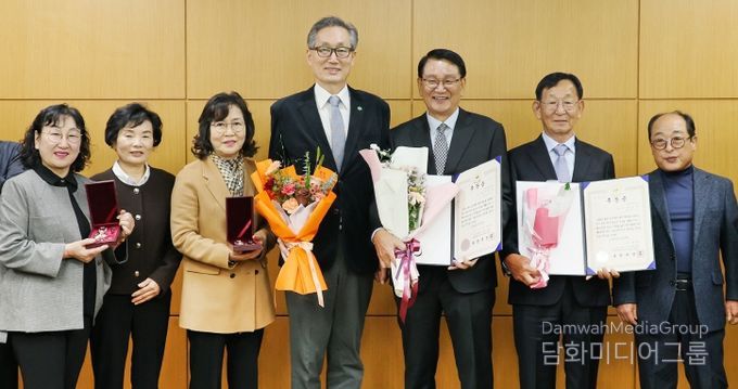 대전시 故 강준석 하사 유가족에 무공훈장 전수