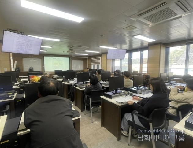 지난 5일, 2026년 농업분야 보조사업 추진을 위한 관련 읍면 담당자 실무교육을 실시하고 있다.