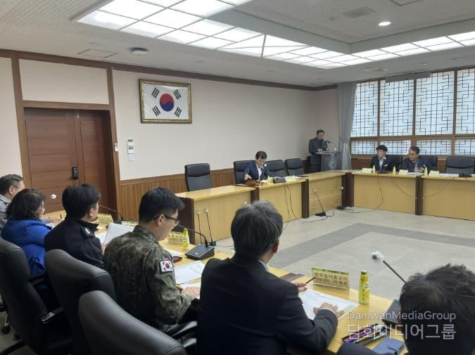 이상익 함평군수가 안전관리위원회 주재하는 모습