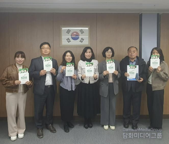 지난 13일 복지정책과·보건정책과 과장 및 팀장, 담당자, 통합지원협의체 위원 등 실무진 7명이 광주 서구보건소를 방문해 광주 서구의 통합돌봄 우수사례를 벤치마킹했다.