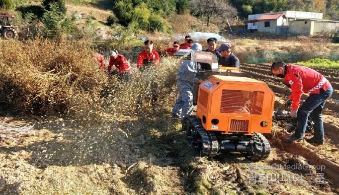 영농부산물 파쇄 모습