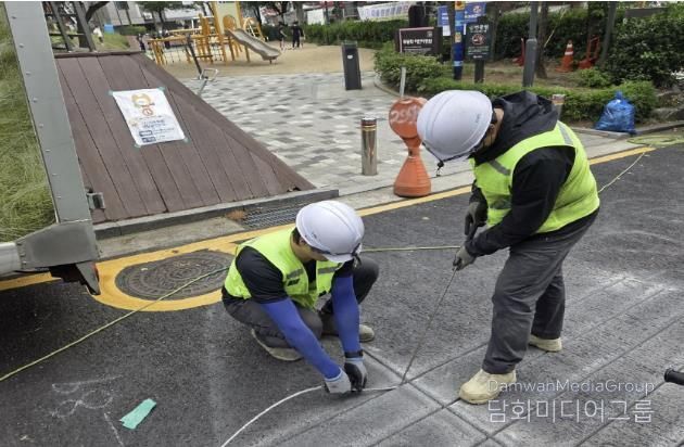도로열선 설치 작업 모습