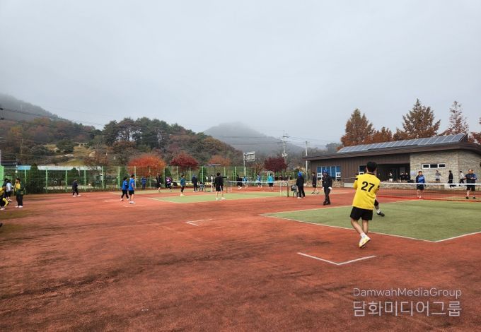 진안군 용담댐 주변 친선 족구대회로 지역 화합 다져