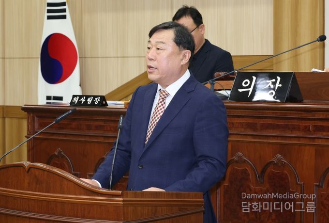 김종훈 울산동구청장은 17일 동구의회 의사당에서 가진 제232회 동구의회 제2차 정례회에서 2026년도 예산안 제출에 즈음한 시정연설을 하고 있다.