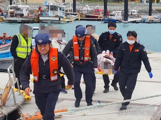 완도해경, 기상악화 속 도서지역 응급환자 2명 신속 이송