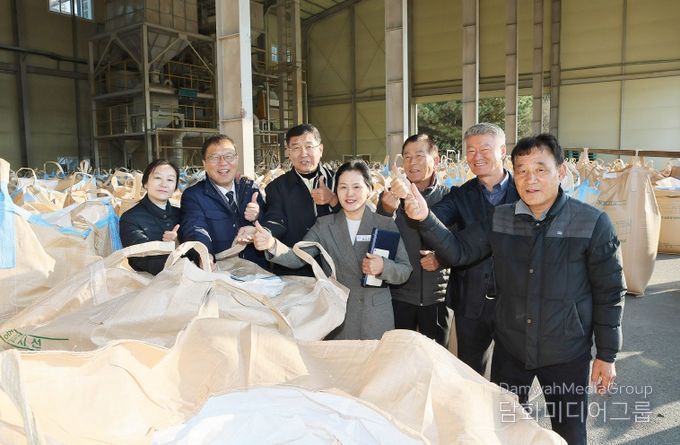 장금용 창원특례시장 권한대행, 공공비축미 매입 현장서 농업인 격려