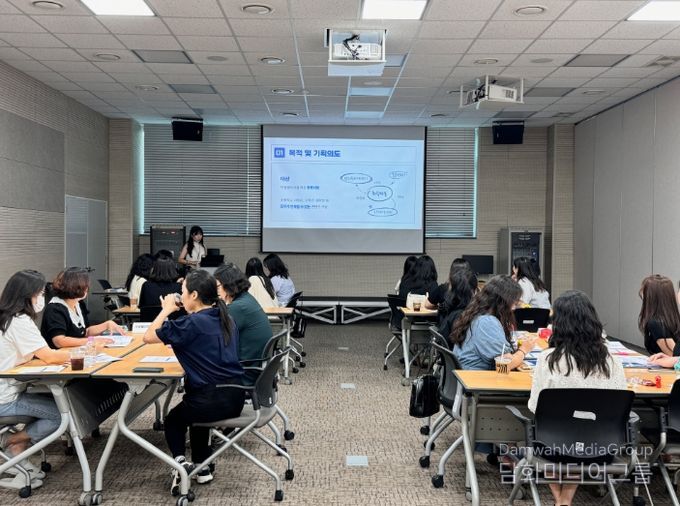 지역센터를 대상으로 ‘저비용 고효율 맞춤형 취학아동 위생교육’ 운영사례 멘토링 모습