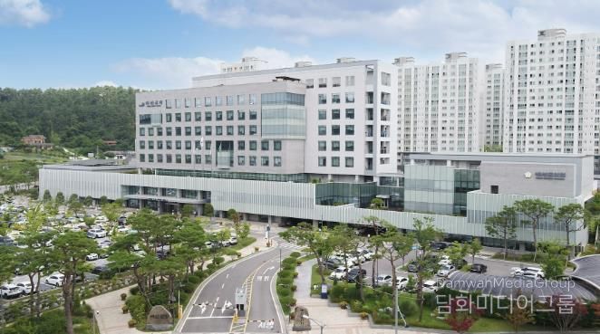 예산군청사 전경