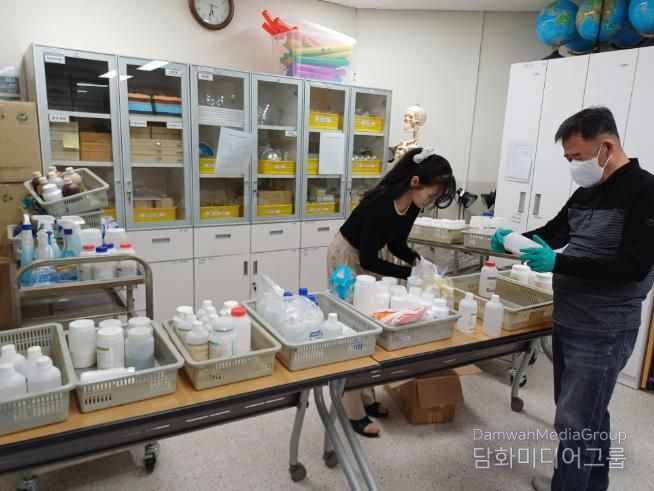서산교육지원청 학교지원센터, 서산서남초 과학실 시약장 정리 및 안전 관리 지원