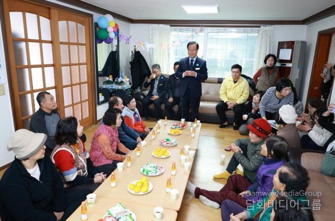 신기마을 어르신 작은도서관 차담회