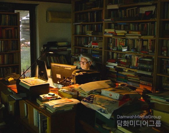 기이한 생각의 바다에서