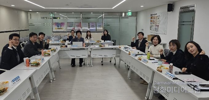 지난 19일 광명시정신건강복지센터에서 '제3차 정신건강 위기대응 지역협의체 간담회'가 진행되고 있다.