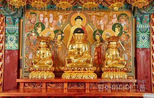 삼척 신흥사 석조석가여래삼존좌상