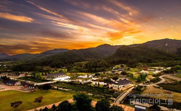 의암 류인석 기념관 전경