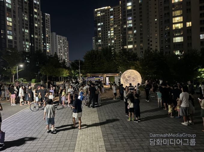 1. 지난 9월 능수버들공원에서 열린 별빛충전소 모습