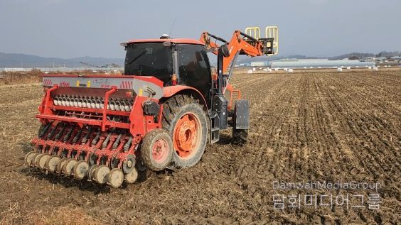 청주시, 농기계 자율주행키트 활용 현장 방문