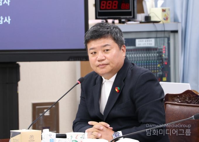 정영균 의원 예산결산특별위원회에서 질의 모습