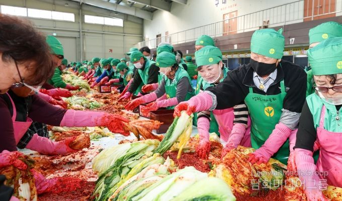 성주군새마을회 사랑을 담은 김장김치로 이웃사랑 실천