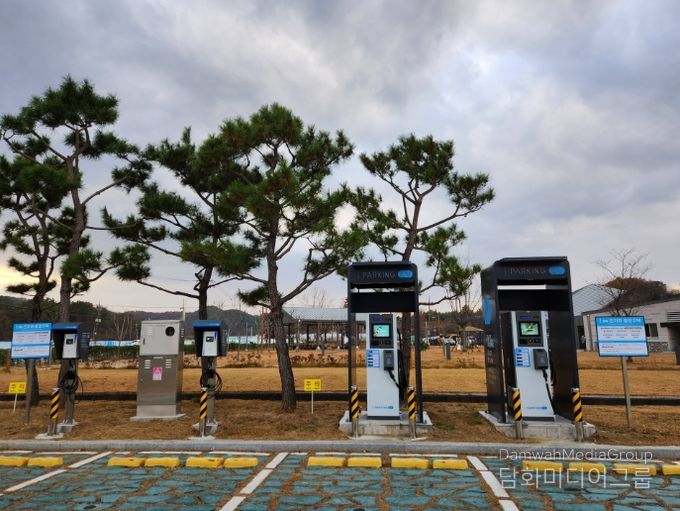 전기차 충전기 4기 설치 완료