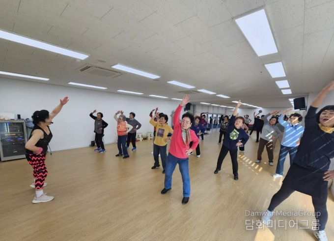 지역 어르신을 위한 맞춤형 평생교육 ‘은빛사랑영월학교’ 종강