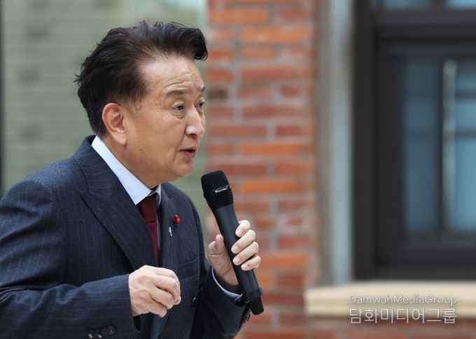 대회의실서 올해 마지막 직원조회