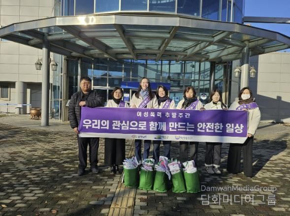 예산통합상담소·예산군·예산경찰서 합동 거리 캠페인 진행 모습