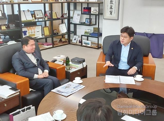 전찬성 강원도의원, 신경호 교육감 만나 “원주 혁신도시 남고 부족 문제”해결을 위한 진행 상황 점검과 해법 논의