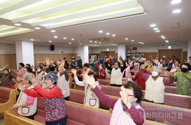 예천군, 늘푸른대학 졸업식