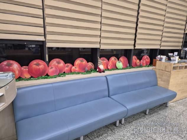 주민 손길로 더 따뜻해진 의정부시 송산2동…연말 맞이 감성 민원실 운영