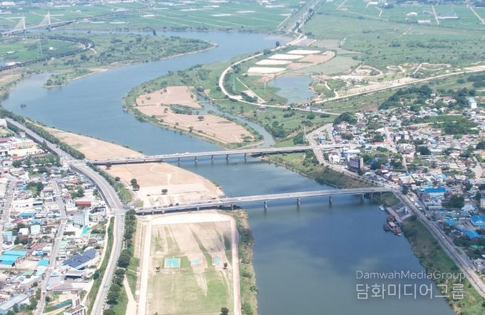 나주시가 영산대교 재가설을 위한 실시설계비로 국비 10억 원을 확보했다. 사진은 영산대교 모습.